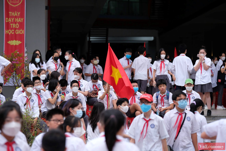 Lễ khai giảng nhiều cảm xúc của hơn 2,2 triệu học sinh Hà Nội - Ảnh 4