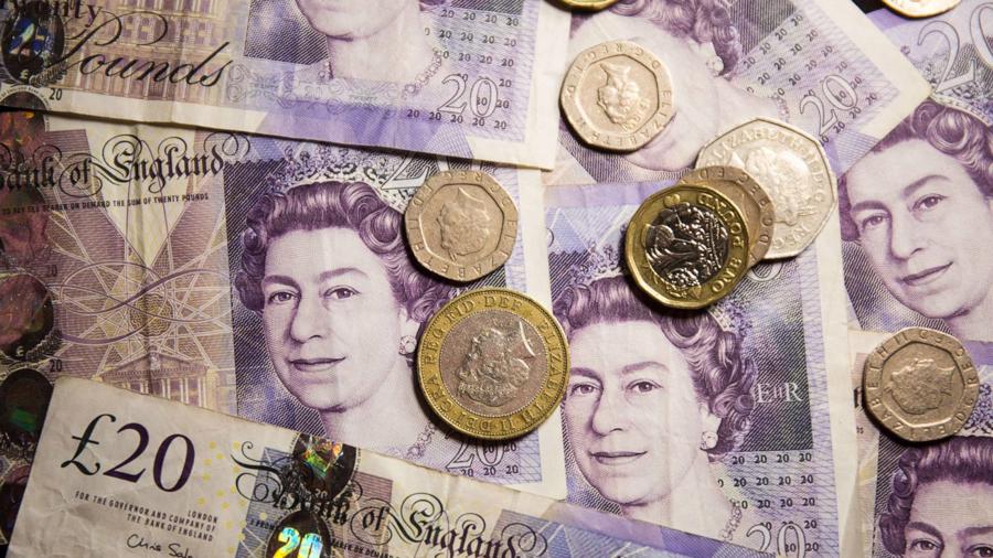 Nữ ho&agrave;ng Elizabeth II l&agrave; bộ mặt của tiền tệ ở Anh.