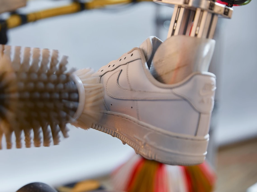 Nike dùng robot để kéo dài tuổi thọ giày thể thao - Ảnh 10