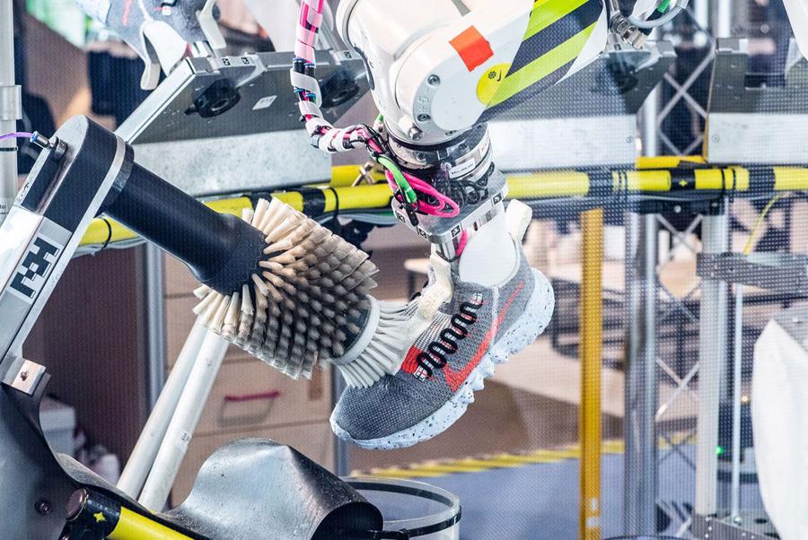 Nike dùng robot để kéo dài tuổi thọ giày thể thao - Ảnh 4