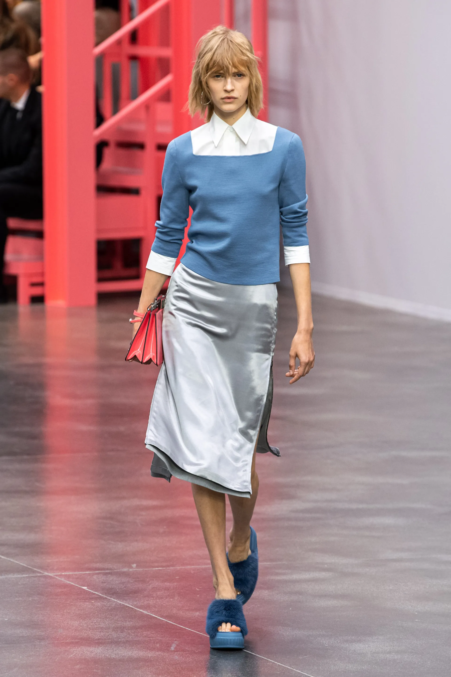 Fendi mở đầu Milan Fashion Week với BST chuyển giao thế kỷ - Ảnh 15
