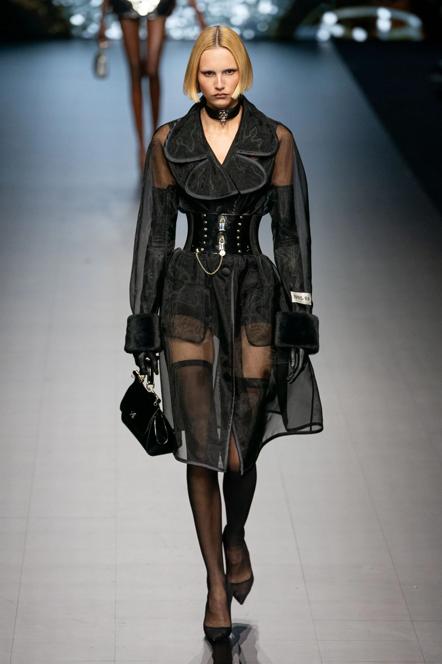 BST Dolce & Gabbana Xuân - Hè 2023: khi Kim Kardashian làm giám tuyển thời trang - Ảnh 9