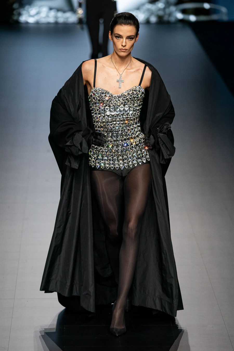 BST Dolce & Gabbana Xuân - Hè 2023: khi Kim Kardashian làm giám tuyển thời trang - Ảnh 2