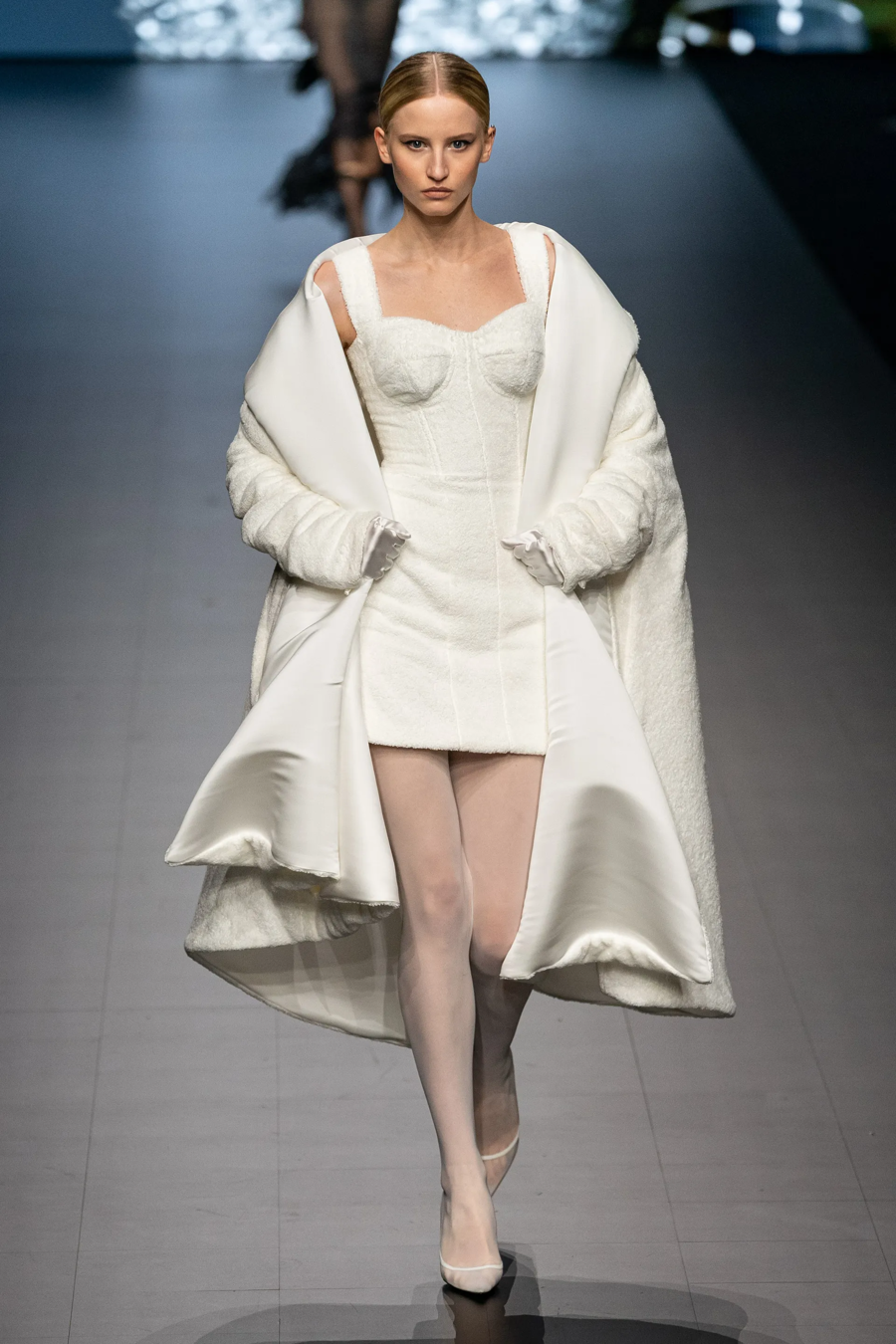 BST Dolce & Gabbana Xuân - Hè 2023: khi Kim Kardashian làm giám tuyển thời trang - Ảnh 4