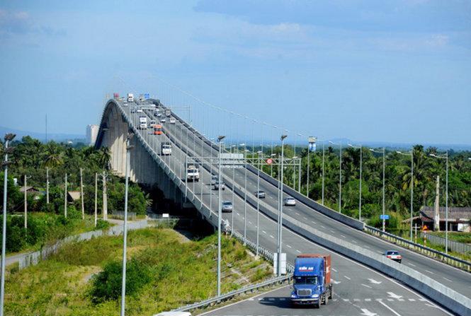 Cầu Long Th&agrave;nh qua s&ocirc;ng S&agrave;i G&ograve;n nối tuyến cao tốc từ Thủ Đức, TP.HCM qua Long Th&agrave;nh, Đồng Nai.