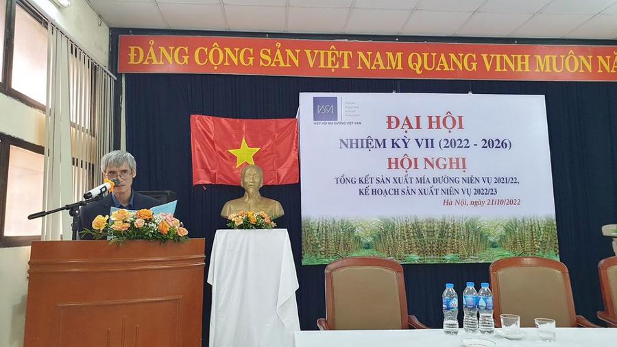 Ocirc;ng Nguyễn Văn Lộc phaacute;t biểu nhậm chức Chủ tịch Hiệp hội Miacute;a đường Việt Nam.
