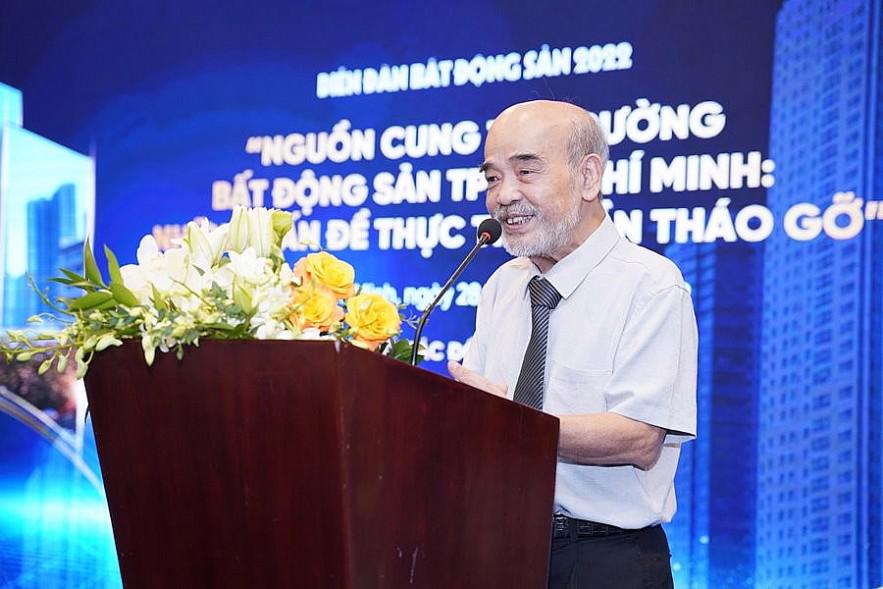 &Ocirc;ng Đặng H&ugrave;ng V&otilde;, nguy&ecirc;n Thứ trưởng Bộ T&agrave;i nguy&ecirc;n v&agrave; M&ocirc;i trường: "Giải ph&aacute;p l&acirc;u d&agrave;i l&agrave; phải loại bỏ được t&igrave;nh trạng đầu cơ bất động sản v&agrave; khuyến kh&iacute;ch đầu tư v&agrave;o sản xuất, kinh doanh" - Ảnh: TC.