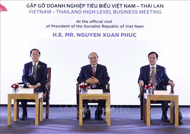 Chủ tịch nước Nguyễn Xuacirc;n Phuacute;c tại buổi gặp gỡ doanh nghiệp tiecirc;u biểu Việt Nam ndash; Thaacute;i Lan - Ảnh: TTXVN