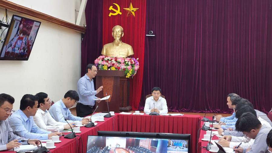 Bộ trưởng Bộ Giao th&ocirc;ng vận tải Nguyễn Văn Thắng chủ tr&igrave; buổi giao ban.