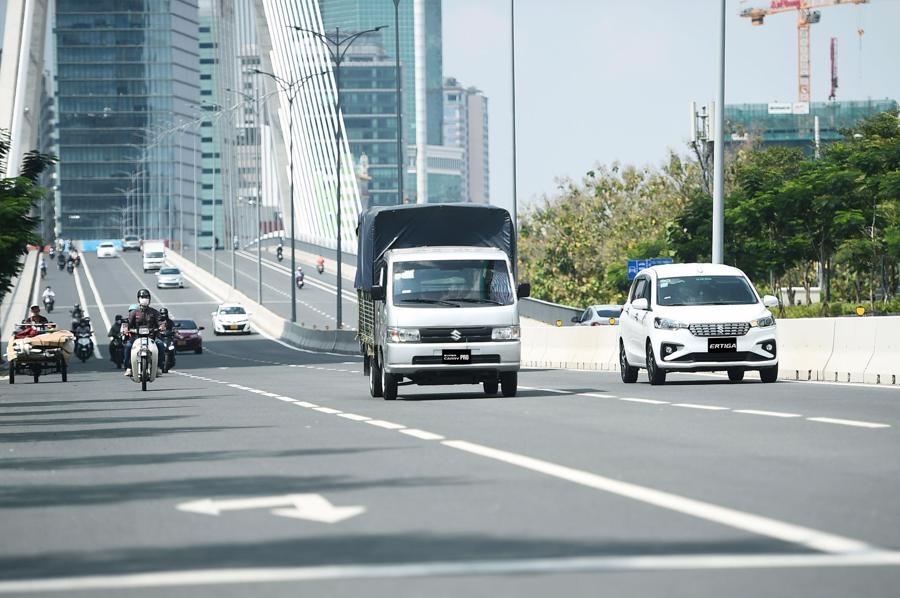 Suzuki Carry Pro xuất hiện tr&ecirc;n khắp c&aacute;c cung đường tại Việt Nam bởi sự đa nhiệm v&agrave; tiện dụng.
