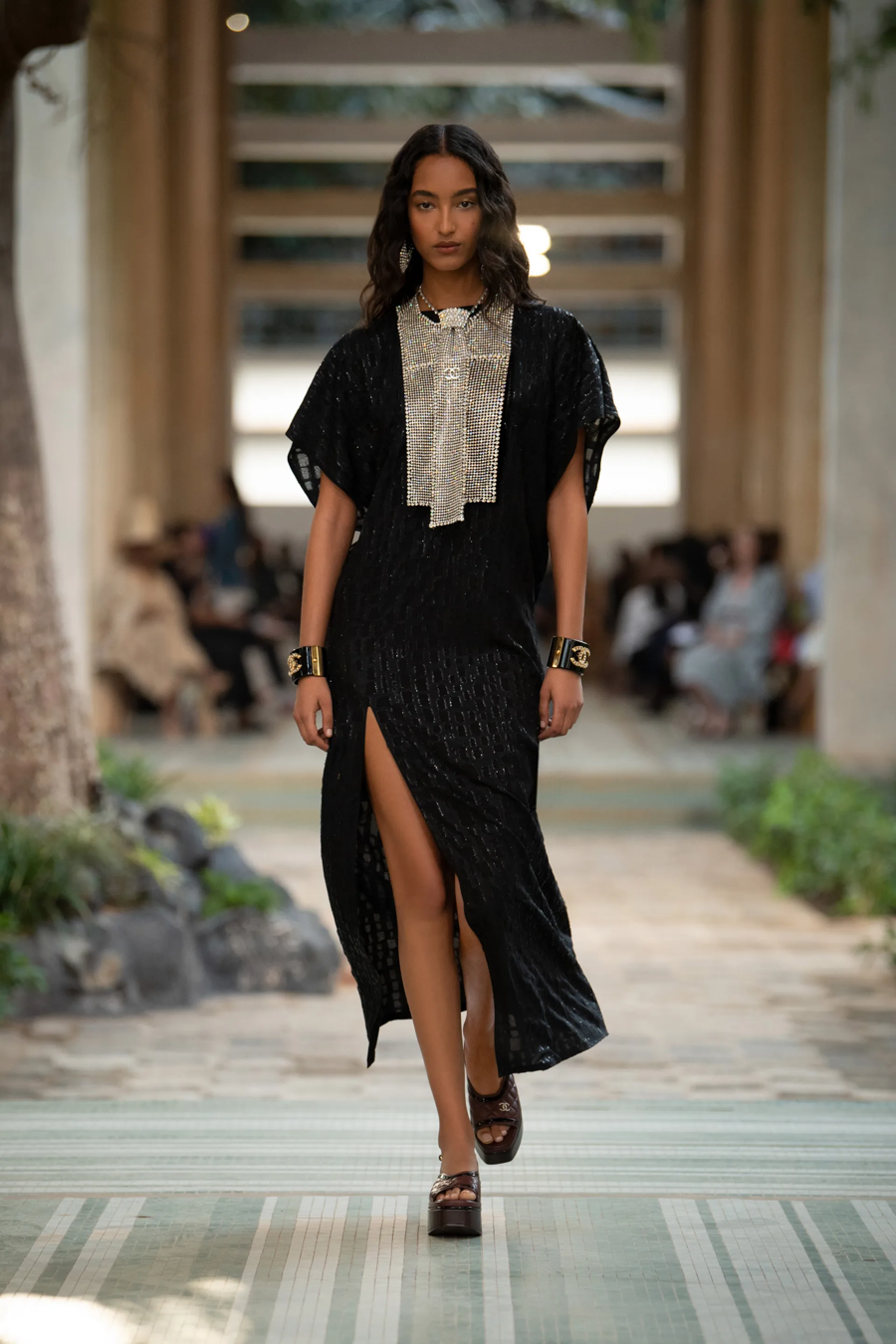 BST chớm thu của Chanel: châu Phi và thời trang xa xỉ - Ảnh 18