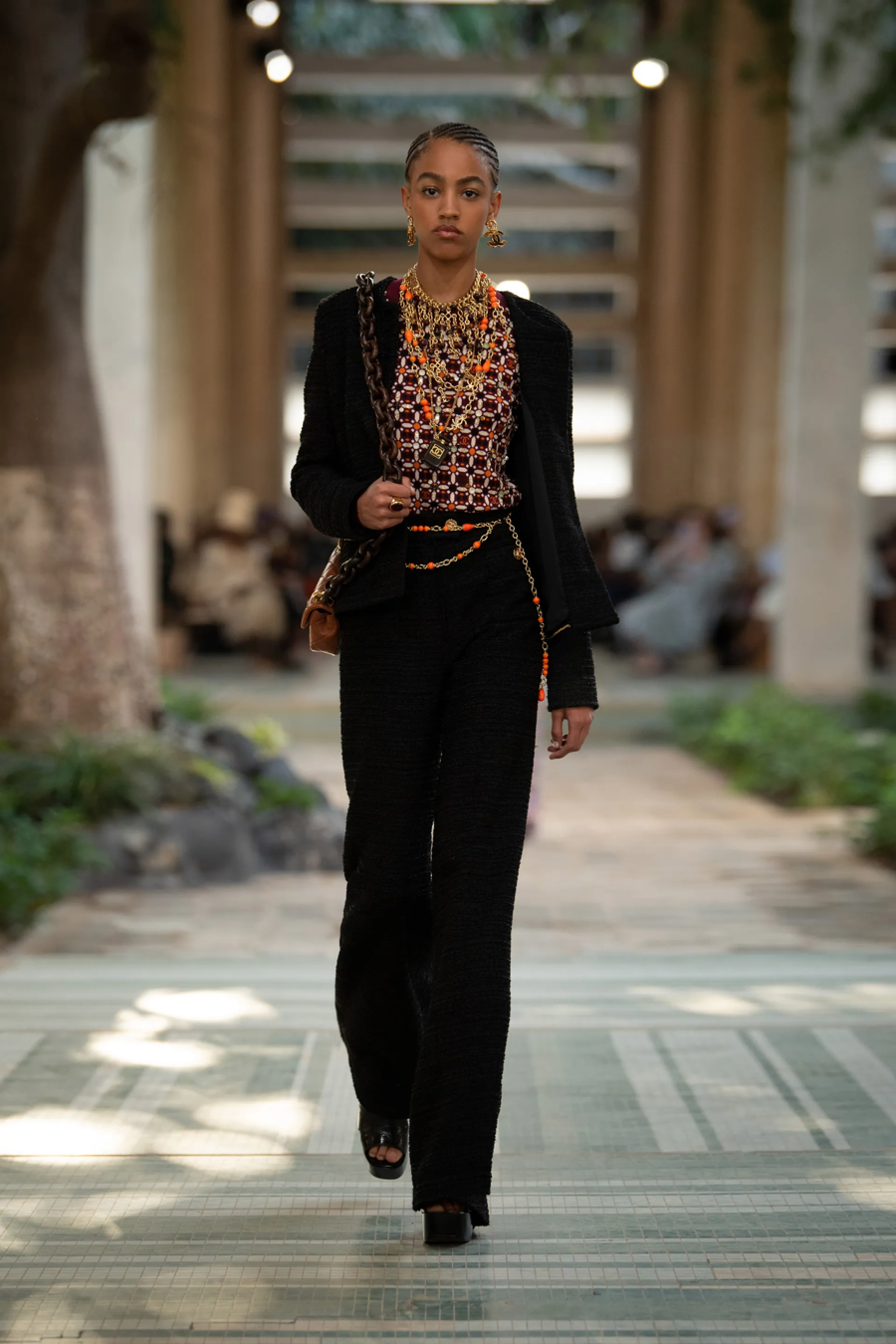 BST chớm thu của Chanel: châu Phi và thời trang xa xỉ - Ảnh 4
