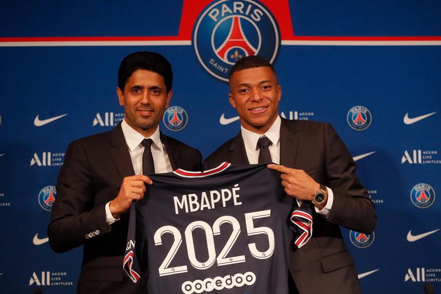 PSG phải đưa ra một g&oacute;i lương cao đến mức đ&aacute;ng kinh ngạc để thuyết phục Mbapp&eacute; gia hạn hợp đồng đến năm 2025.