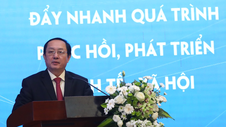 Bộ trưởng Huỳnh Th&agrave;nh Đạt ph&aacute;t biểu tại&nbsp; trao Giải thưởng b&aacute;o ch&iacute; về khoa học v&agrave; c&ocirc;ng nghệ năm 2021 diễn ra ng&agrave;y 21-12-2022.