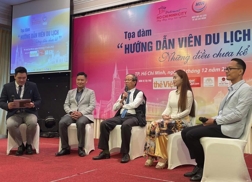 Ông Nguyễn Văn Mỹ đang chia sẻ những câu chuyện nghề tại tọa đàm “Hướng dẫn viên du lịch – những điều chưa kể” ngày 20/12/2022. Ảnh: PC.  