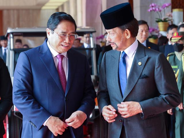 Thủ tướng Ch&iacute;nh phủ Phạm Minh Ch&iacute;nh v&agrave; Quốc vương Brunei Hassanal Bolkiah. Ảnh - VGP.&nbsp;&nbsp;