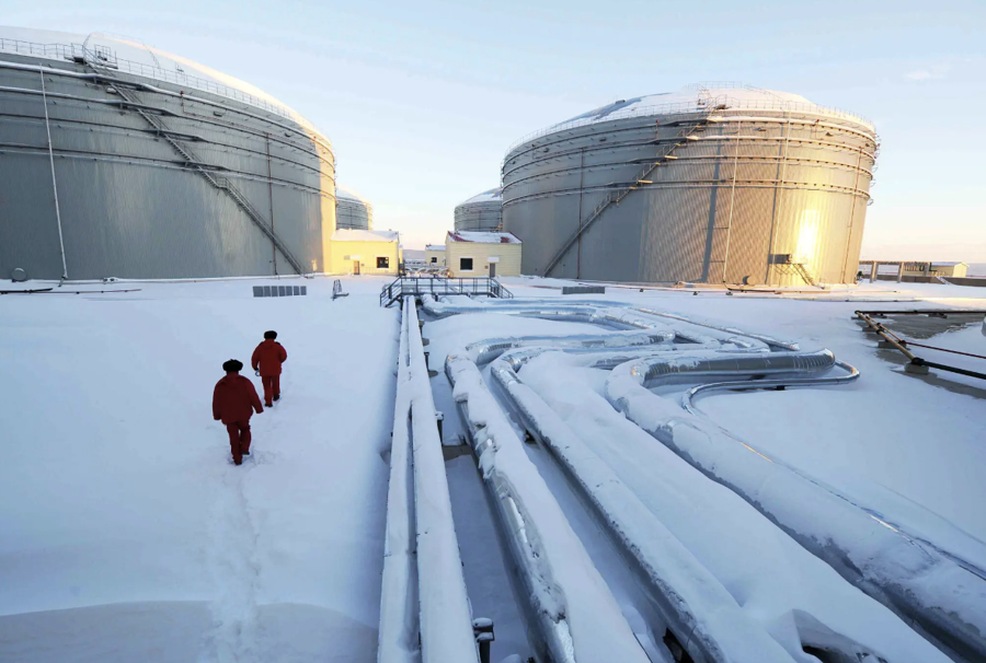 Một kho chứa dầu ở Trung Quốc. Nước n&agrave;y đ&atilde; tăng mạnh nhập khẩu dầu Nga trong năm 2022 - Ảnh: AP/NYT.