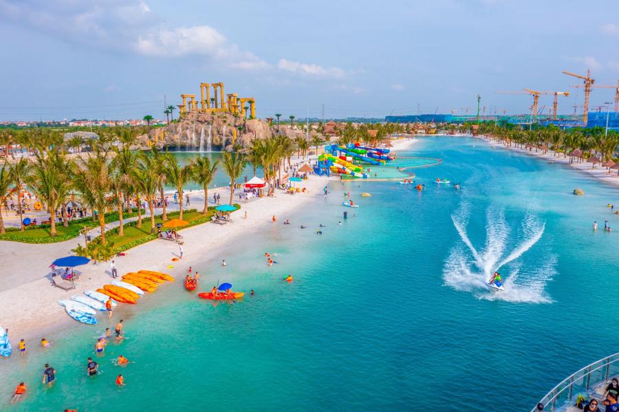 Tổ hợp Biển tạo s&oacute;ng nh&acirc;n tạo lớn nhất thế giới Royal Wave Park trở th&agrave;nh điểm đến tổ chức những sự kiện đẳng cấp quốc tế, thu h&uacute;t đ&ocirc;ng đảo cư d&acirc;n v&agrave; du kh&aacute;ch.