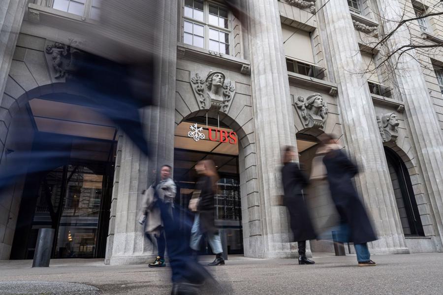 UBS đã đồng ý mua lại Credit Suisse với giá khoảng 3,2 tỷ USD - Ảnh: Getty Images