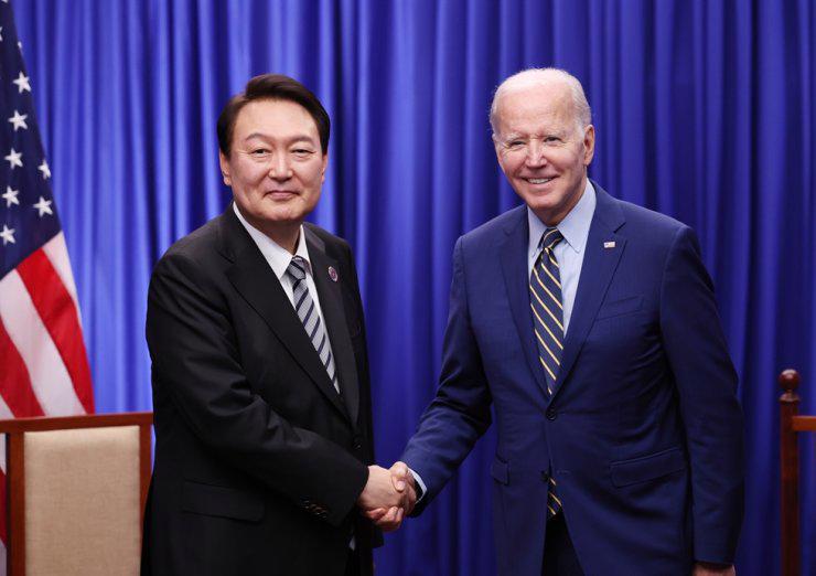 Tổng thống H&agrave;n Quốc Yoon Suk Yeol (tr&aacute;i) c&oacute; chuyến thăm cấp nh&agrave; nước tới Mỹ từ ng&agrave;y 24/4 - Ảnh: Getty Images