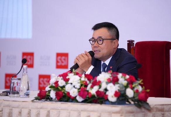 &Ocirc;ng Nguyễn Duy Hưng, Chủ tịch Hội đồng quản trị SSI, cho rằng thị trường chứng kho&aacute;n kh&ocirc;ng sinh ra tiền, m&agrave; l&agrave; nơi huy động vốn cho doanh nghiệp - Ảnh: NC.
