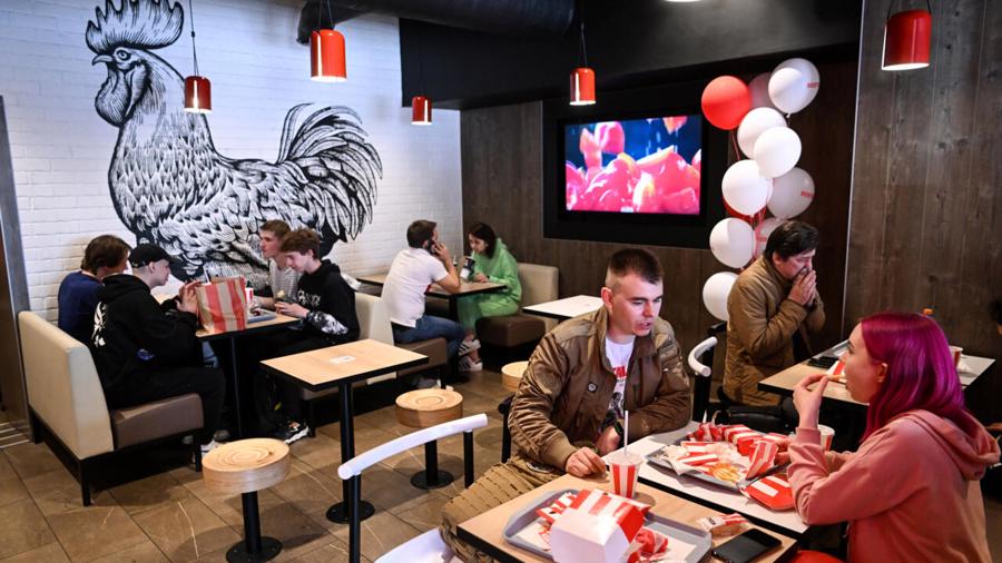 KFC ở Nga đã mở cửa trở lại với tên gọi mới - Ảnh 3