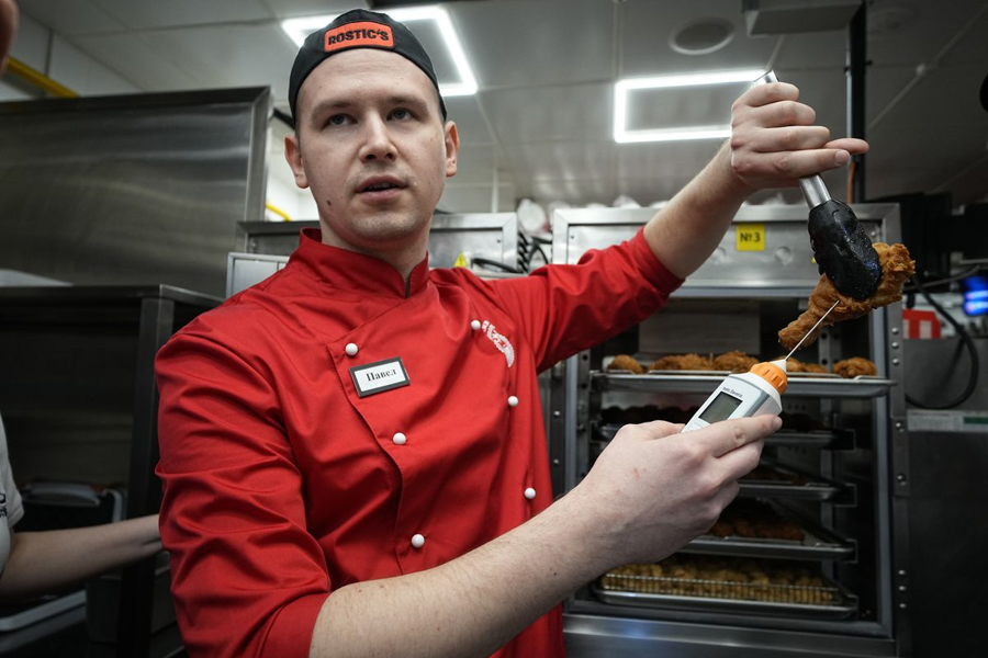 KFC ở Nga đã mở cửa trở lại với tên gọi mới - Ảnh 6
