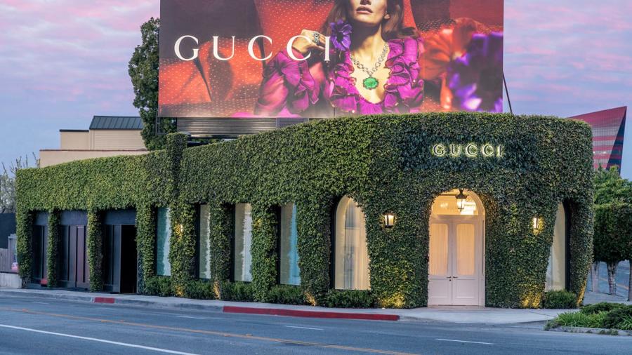 Gucci cũng đ&atilde; khai trương cửa h&agrave;ng Gucci Salon ở Los Angeles d&agrave;nh ri&ecirc;ng cho kh&aacute;ch VIP.