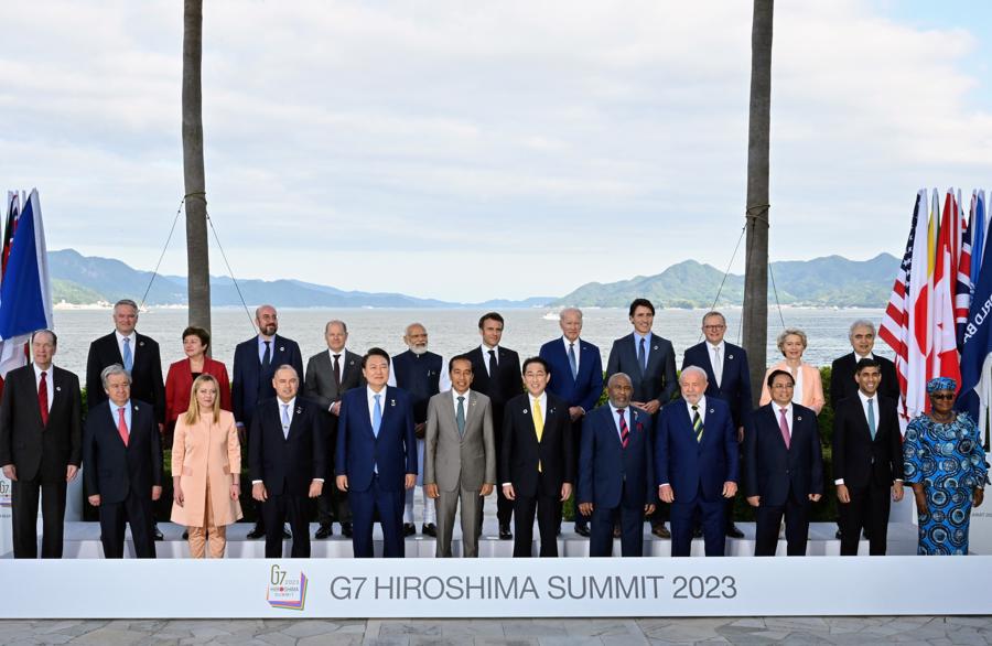 Thủ tướng Phạm Minh Ch&iacute;nh c&ugrave;ng c&aacute;c nh&agrave; l&atilde;nh đạo c&aacute;c nước G7 mở rộng - Ảnh: VGP.