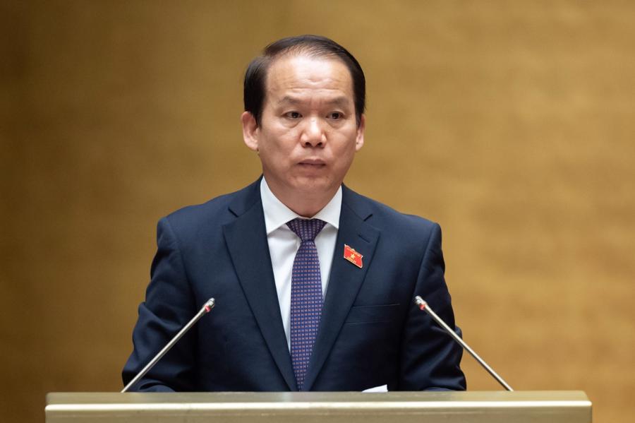 Chủ nhiệm Ủy ban Pháp luật Hoàng Thanh Tùng trình bày báo cáo thẩm tra - Ảnh: Quochoi.vn