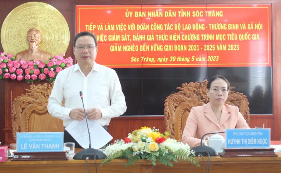 Thứ trưởng L&ecirc; Văn Thanh l&agrave;m việc với tỉnh S&oacute;c Trăng. Ảnh - MOLISA.