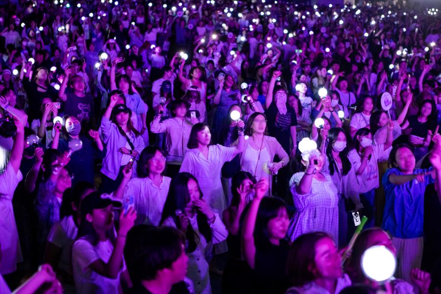 Lễ kỉ niệm 10 năm của nhóm nhạc BTS giúp Hàn Quốc kích cầu du lịch và bán lẻ - Ảnh 7