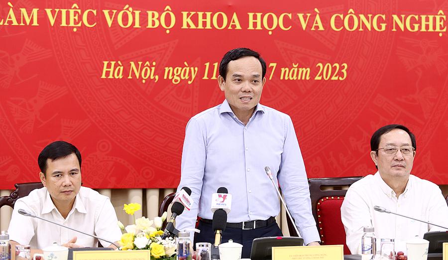 Ph&oacute; thủ tướng Trần Lưu Quang ph&aacute;t biểu chỉ đạo tại buổi l&agrave;m việc với Bộ Khoa học v&agrave; C&ocirc;ng nghệ.
