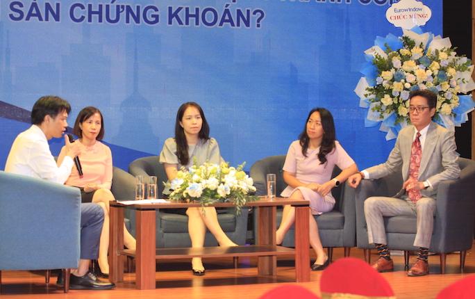 Các diễn giả thảo luận tại tọa đàm  “Giải pháp thúc đẩy các doanh nghiệp lên sàn chứng khoán”.