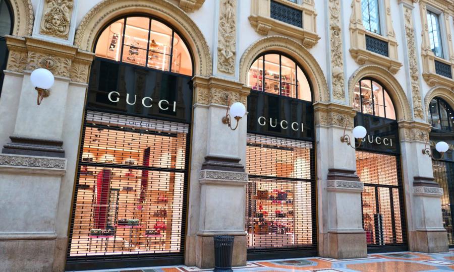 Gucci đ&atilde; bị ảnh hưởng nặng nề hơn trong thời kỳ đại dịch so với c&aacute;c thương hiệu lớn kh&aacute;c như Vuitton v&agrave; Dior của LVMH.