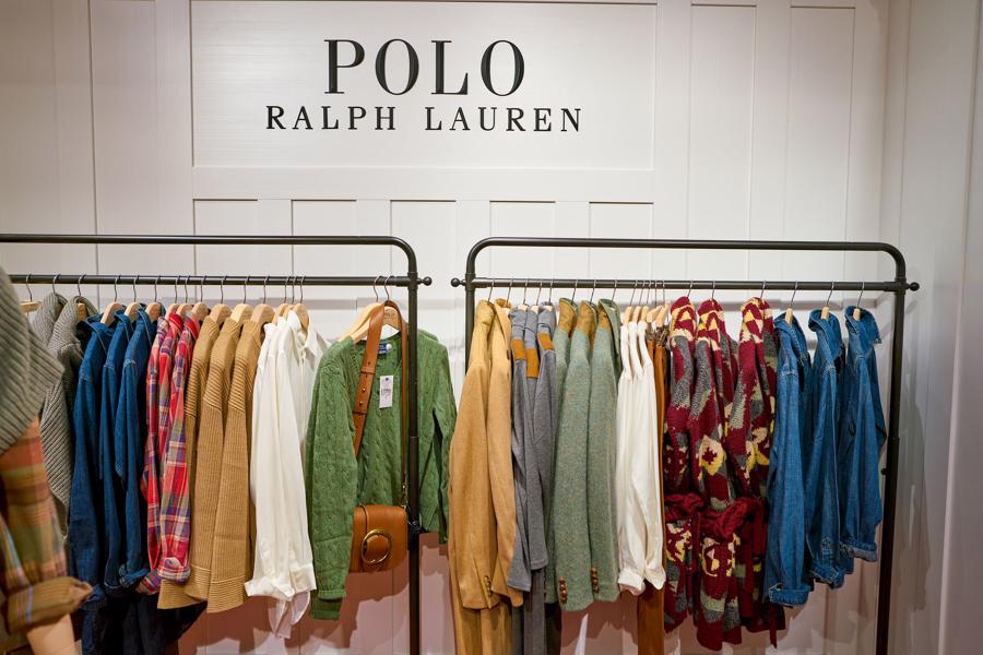 Ralph Lauren đặt mục ti&ecirc;u tiếp tục mở rộng hoạt động kinh doanh d&agrave;nh cho phụ nữ, bao gồm cả quần &aacute;o v&agrave; t&uacute;i x&aacute;ch.