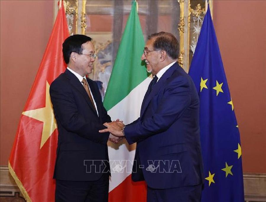 Chủ tịch nước V&otilde; Văn Thưởng v&agrave; Chủ tịch Thượng viện Italy Ignazio La Russa. Ảnh: TTXVN.