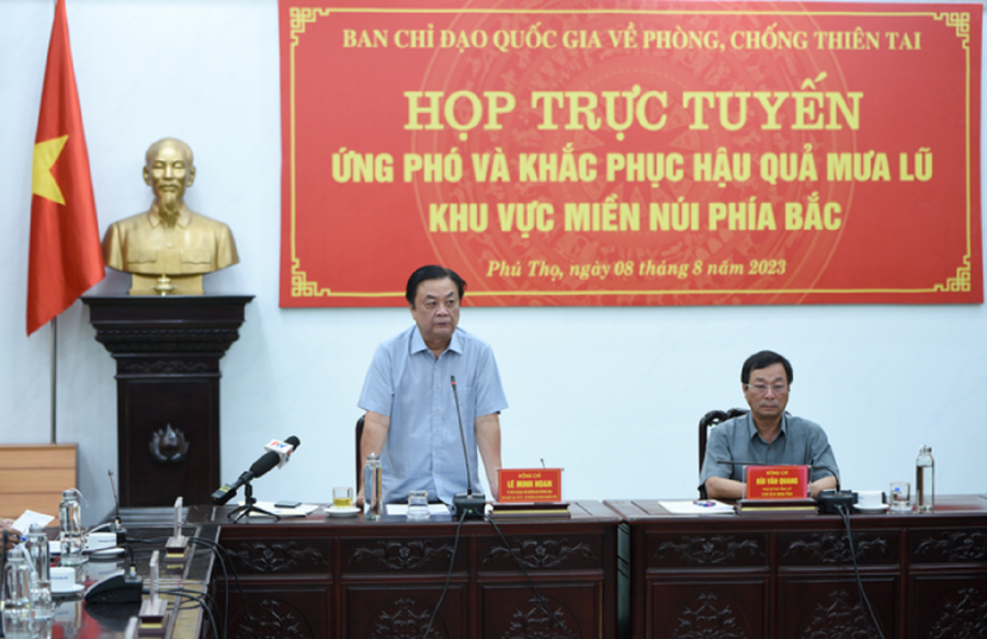 Bộ trưởng L&ecirc; Minh Hoan chủ tr&igrave; cuộc họp trực tuyến v&agrave;o chiều 8/8/2023.