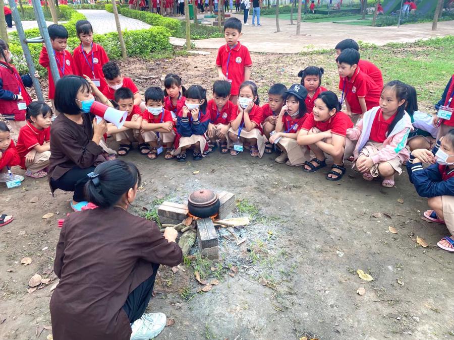 Hiện H&agrave; Nội c&oacute; hai&nbsp;sản phẩm OCOP&nbsp;du lịch n&ocirc;ng th&ocirc;n l&agrave;: Điểm du lịch dịch vụ l&agrave;ng qu&ecirc; Hồng V&acirc;n v&agrave; Khu sinh th&aacute;i Ph&ugrave; Đổng Green Park.