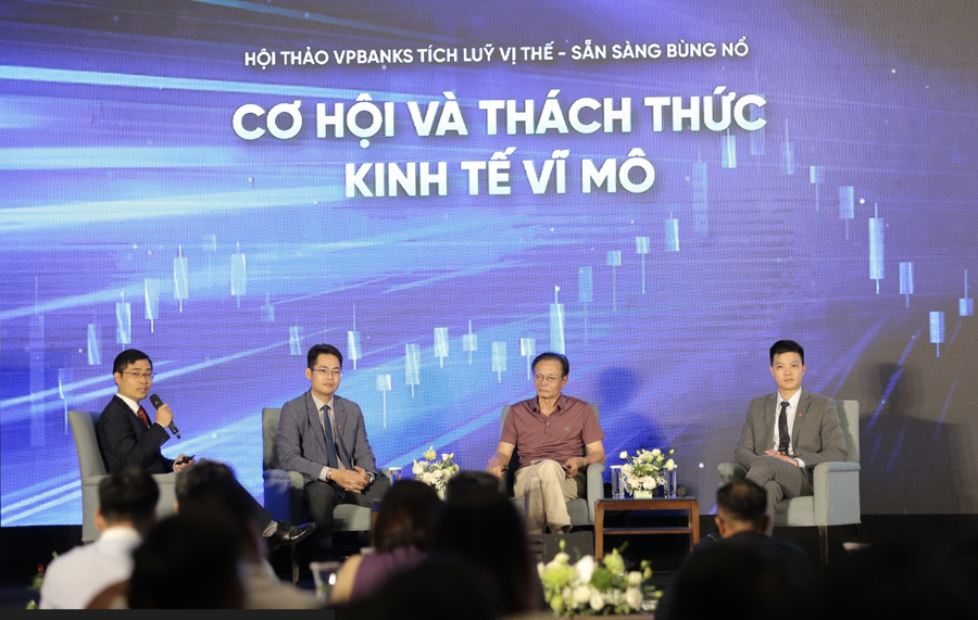 Hội thảo "T&iacute;ch luỹ vị thế - Sẵn s&agrave;ng b&ugrave;ng nổ" diễn ra s&aacute;ng 26/8.