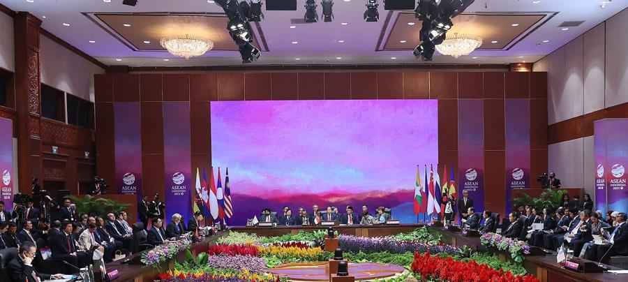 Phi&ecirc;n to&agrave;n thể Hội nghị Cấp cao ASEAN lần thứ 43. Ảnh: VGP.