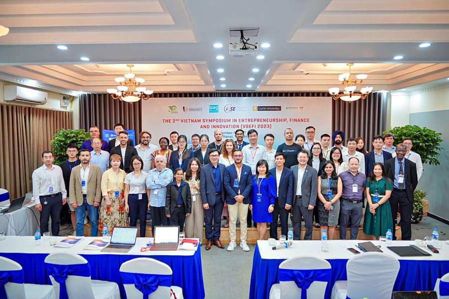 Toàn cảnh hội thảo quốc tế thường niên “Sáng nghiệp, Tài chính và Đổi mới sáng tạo” lần thứ 2 diễn ra tại Hà Nội trong các ngày 4-5/9.