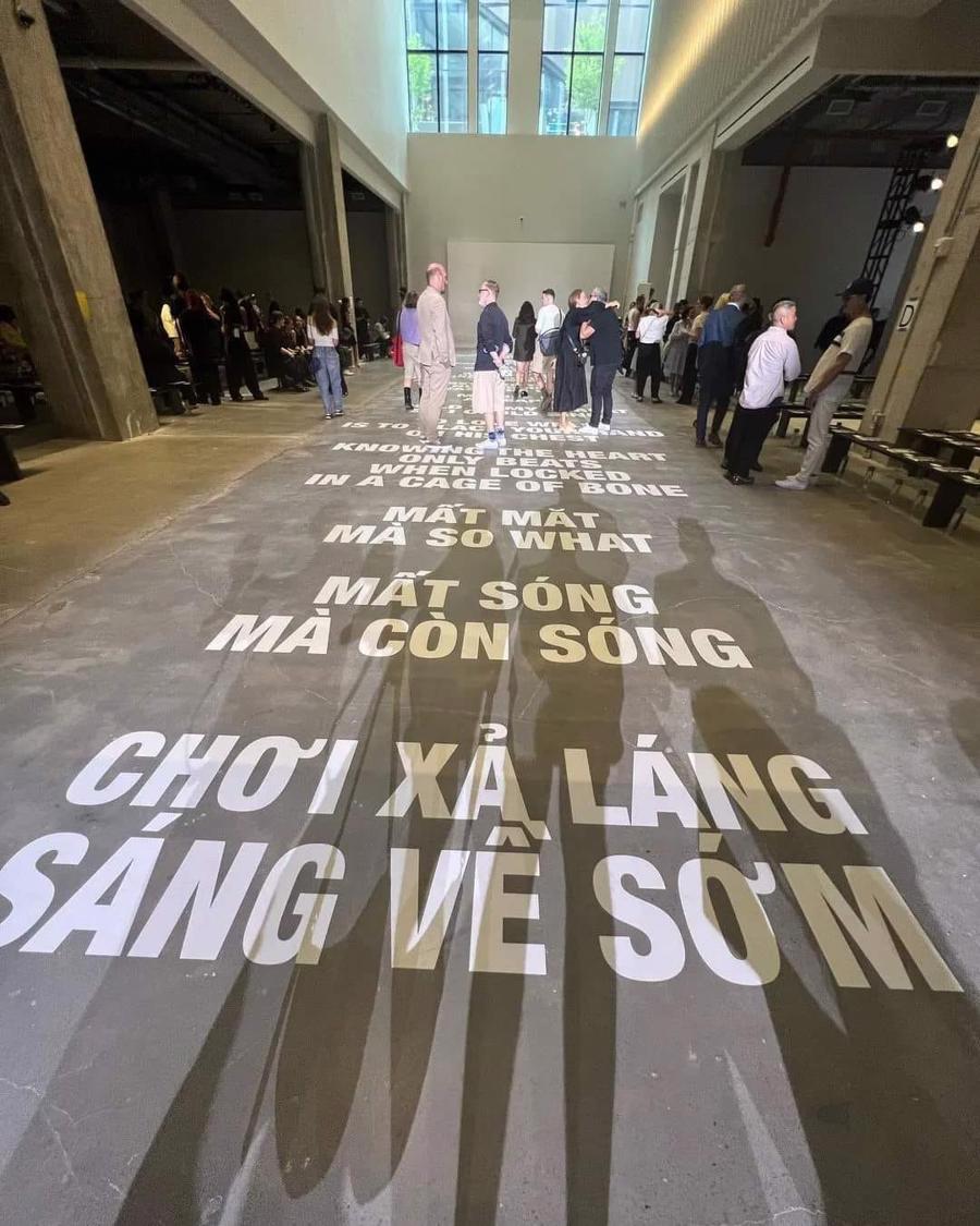 Tiếng Việt xuất hiện trên sàn diễn Tuần lễ thời trang New York - Ảnh 1