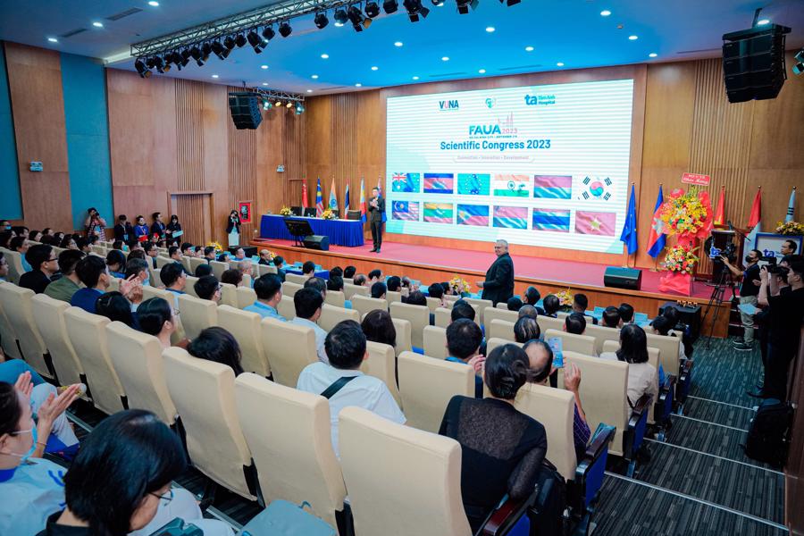 Sau 14 năm, Hội nghị Tiết niệu Đ&ocirc;ng Nam &Aacute; (FAUA 2023) trở lại Việt Nam với chủ đề &ldquo;Kết nối - Đổi mới - Ph&aacute;t triển&rdquo;.