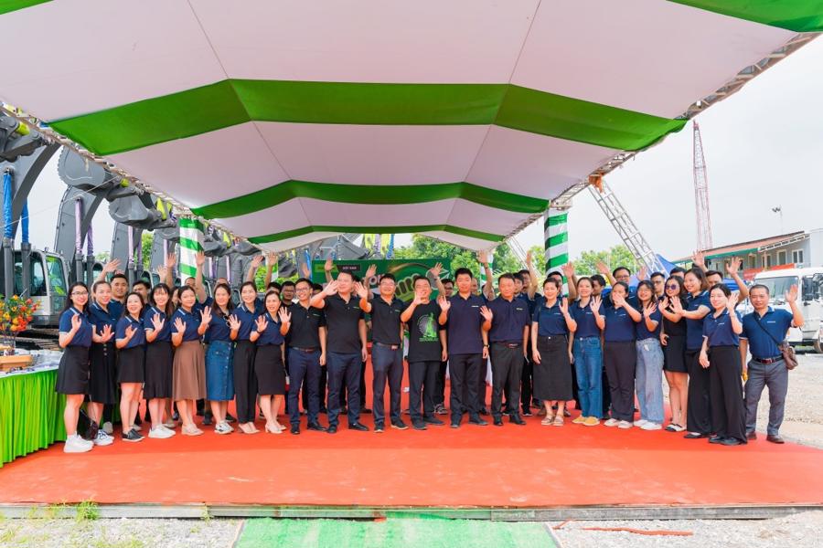 Launch ceremony held for Zoomlion Service Tour 2023 - Ảnh 2