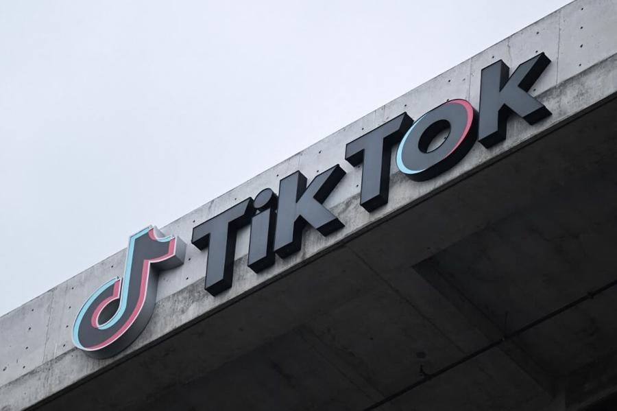 Bất chấp mức phạt nặng, doanh thu toàn cầu của TikTok vẫn tiếp tục tăng vọt. Nguồn: AFP
