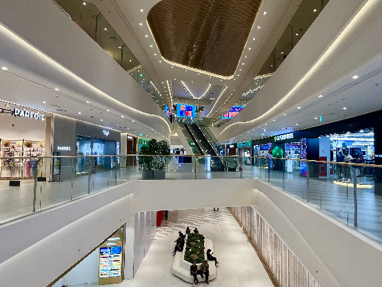 Lotte Mall West Lake Hanoi offers consumers a premium shopping experience in the &ldquo;A One-Day Trip in the City&rdquo; model.