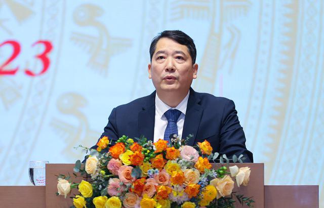 Thứ trưởng Bộ T&agrave;i ch&iacute;nh Cao Anh Tuấn ph&aacute;t biểu tại buổi gặp mặt.