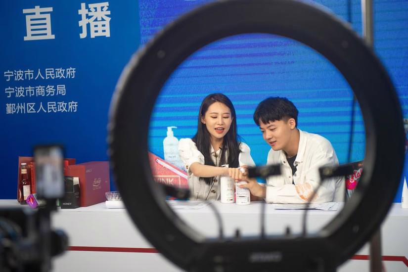 Alibaba nhận "trái đắng" khi lạm dụng livestream bán hàng cùng KOL - Ảnh 2