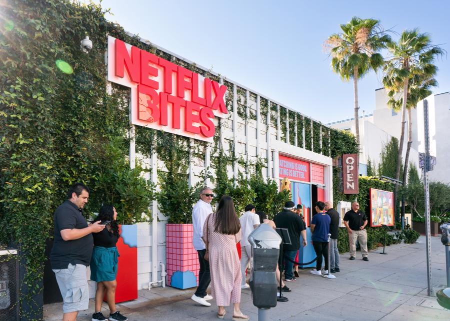 Netflix cũng đ&atilde; khai trương nh&agrave; h&agrave;ng pop-up mang t&ecirc;n Netflix Bites tại Los Angeles.